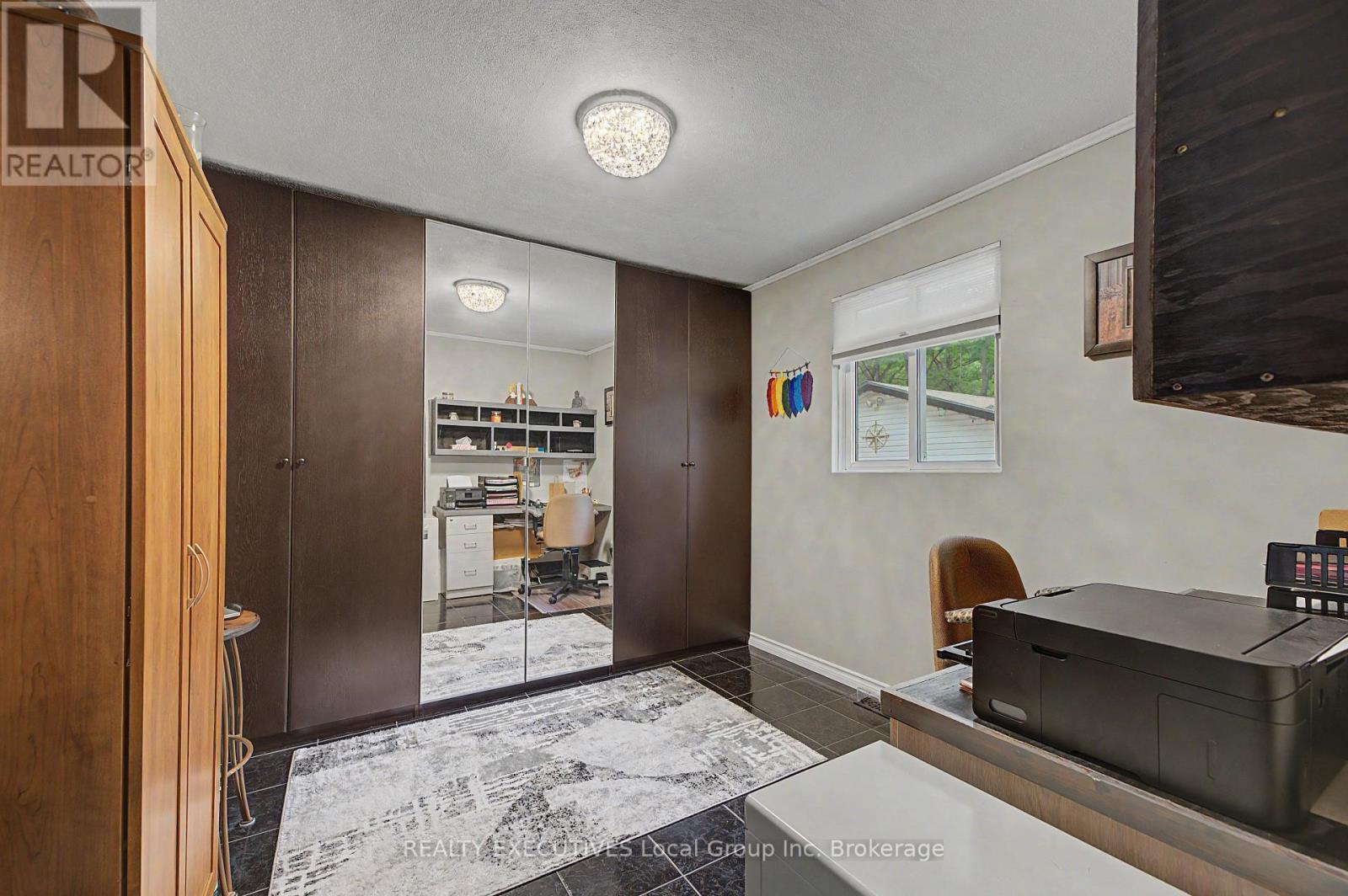 647 DERLAND ROAD - Image 14