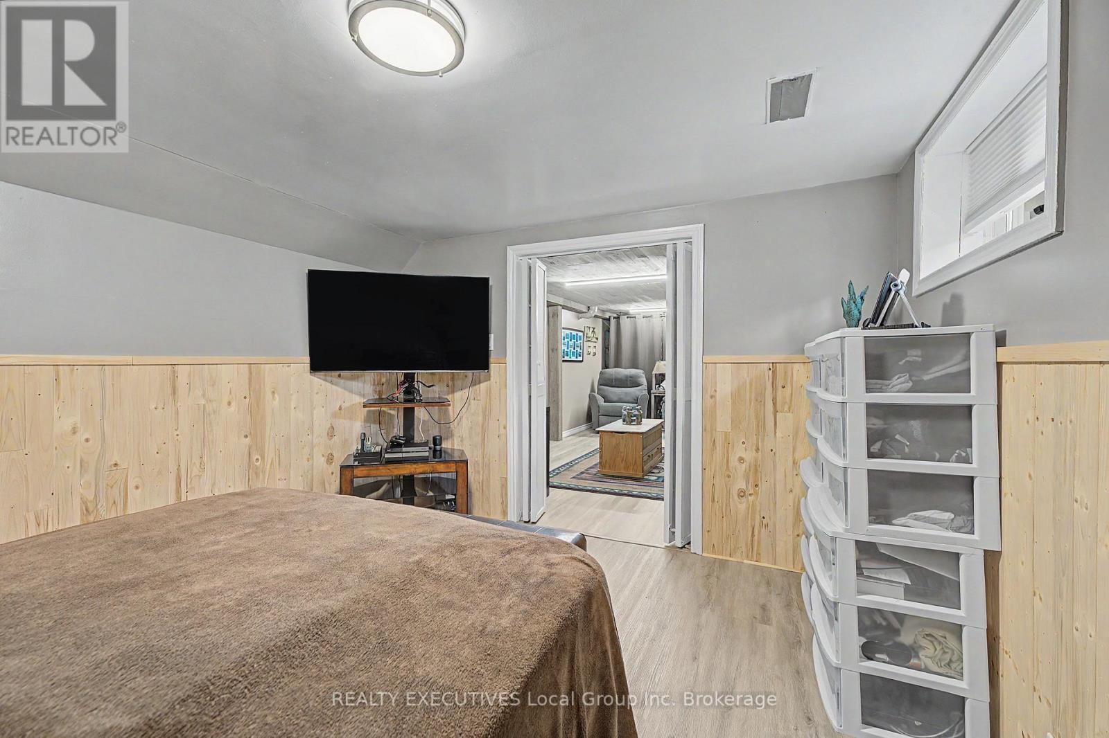 647 DERLAND ROAD - Image 24