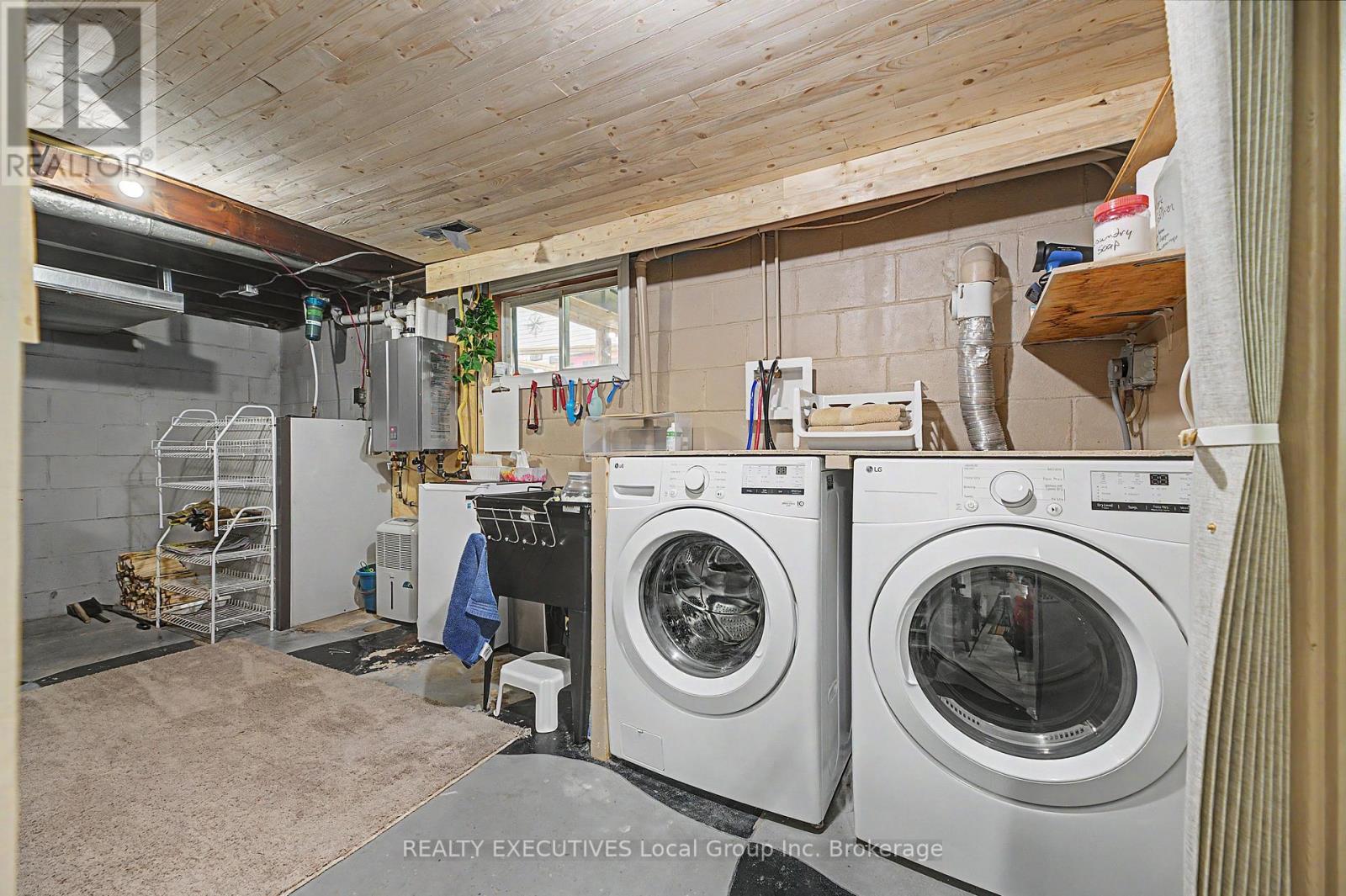 647 DERLAND ROAD - Image 26