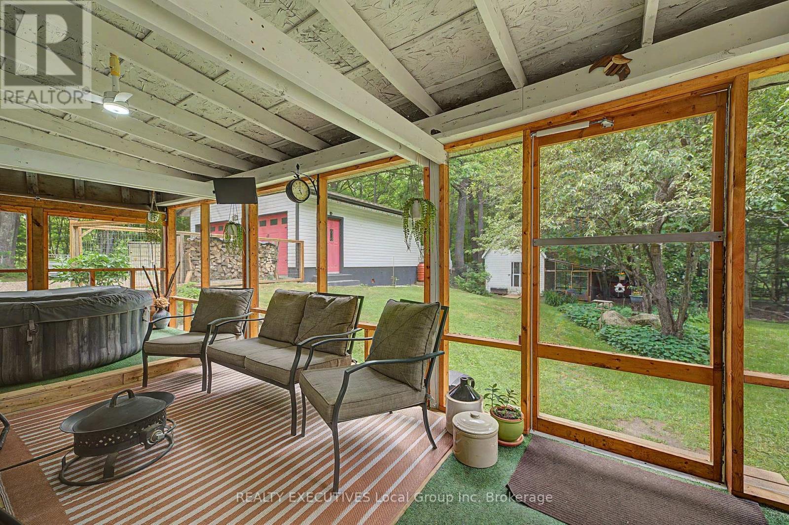 647 DERLAND ROAD - Image 31