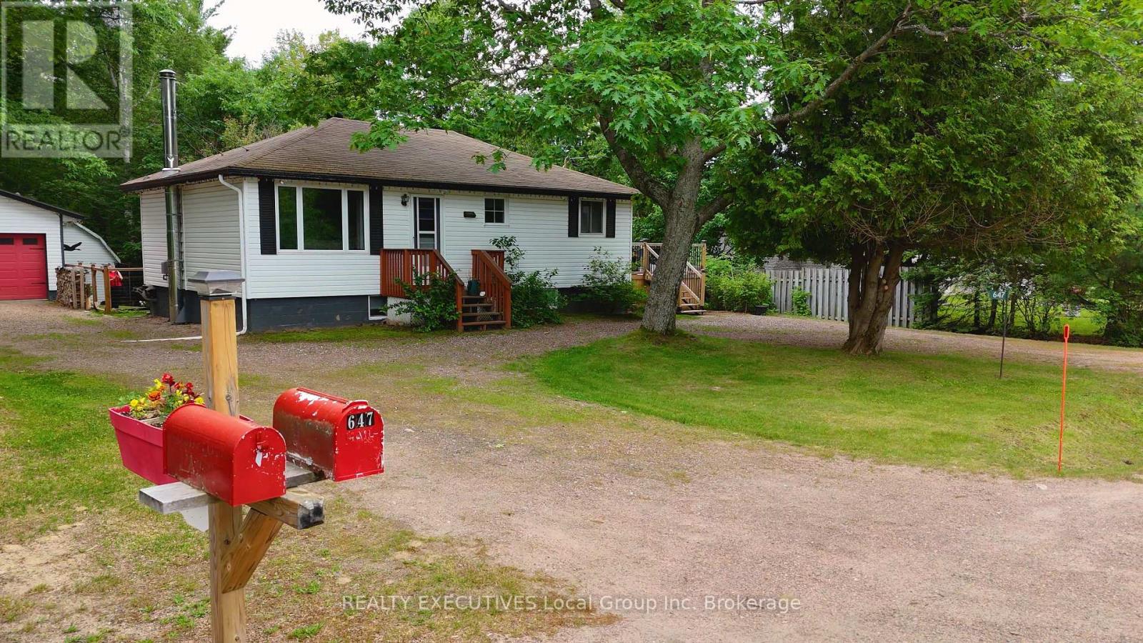 647 DERLAND ROAD - Image 47