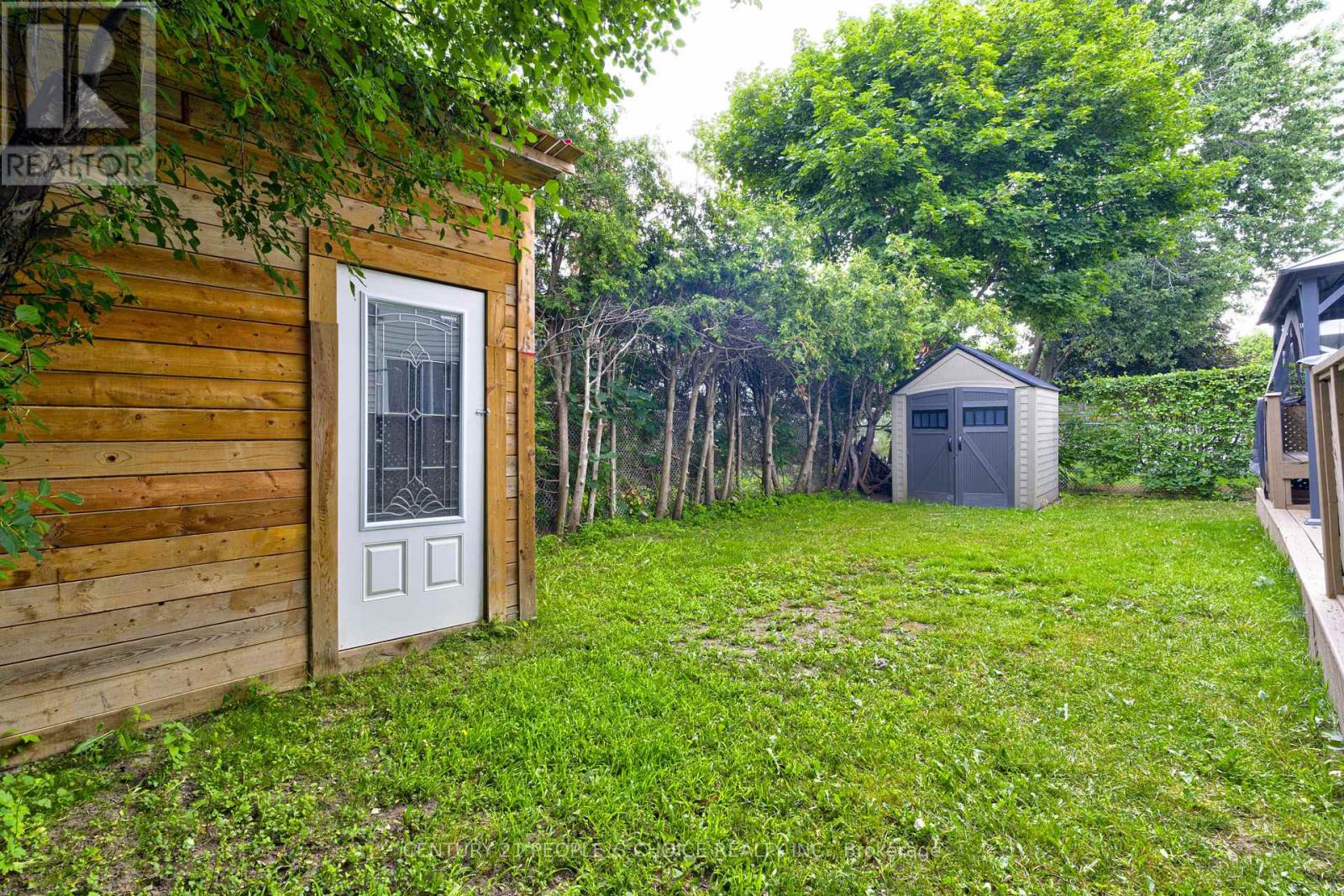 27 REYNIER DRIVE - 42