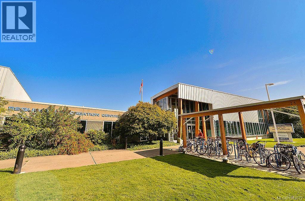 1079 GOSPER Cres - 21