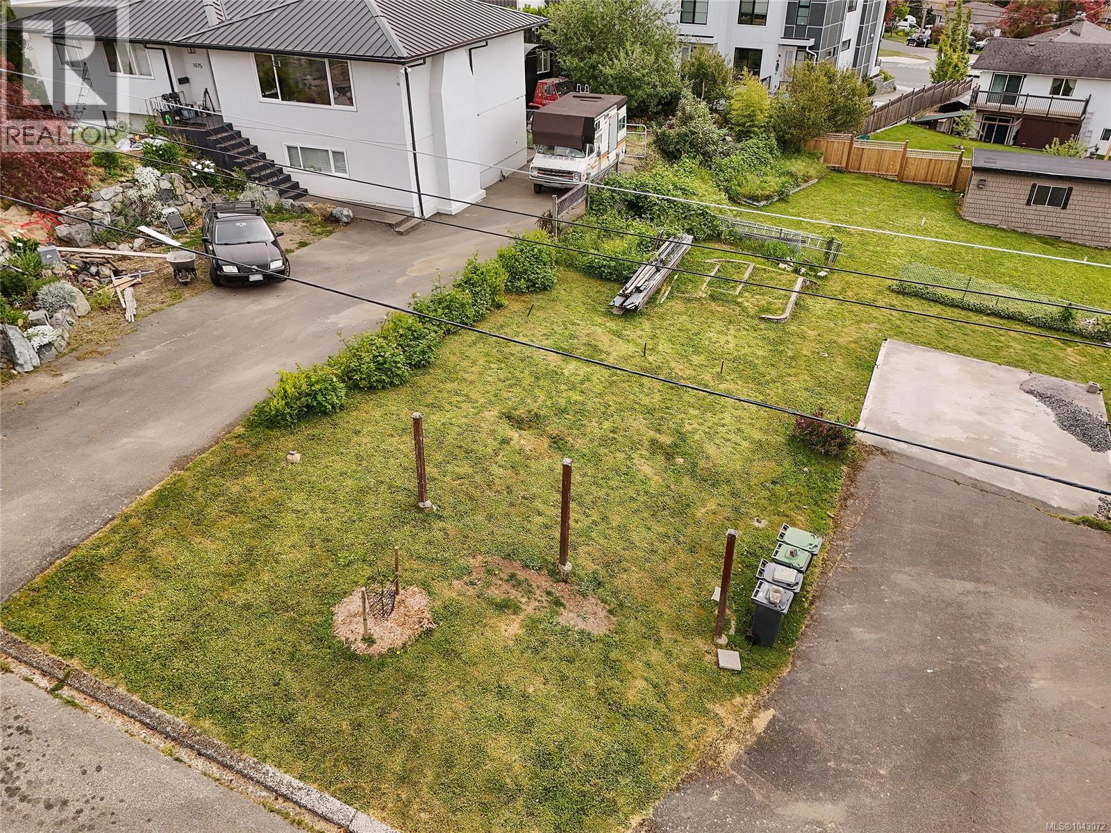 1079 GOSPER Cres - 6