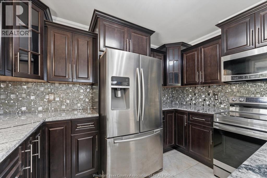 1055 ROSELAND DRIVE South - 13