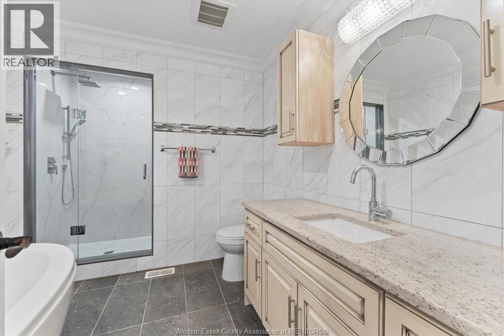 1055 ROSELAND DRIVE South - 18