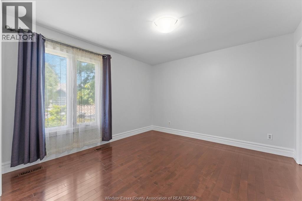 1055 ROSELAND DRIVE South - 21