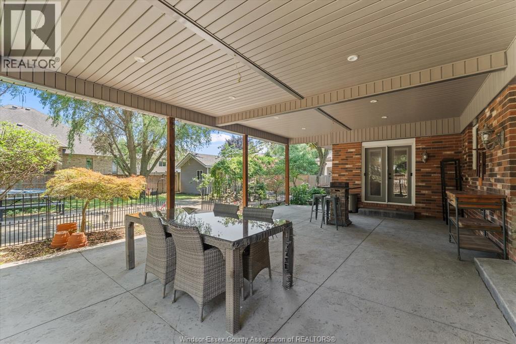 1055 ROSELAND DRIVE South - 38