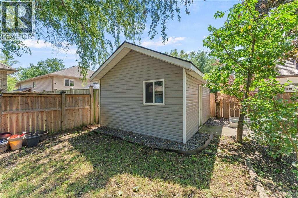 1055 ROSELAND DRIVE South - 42