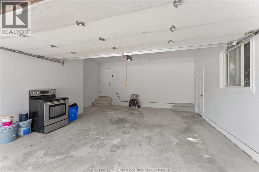 1055 ROSELAND DRIVE South - 43