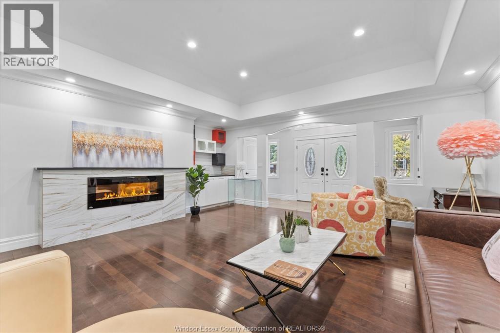 1055 ROSELAND DRIVE South - 6