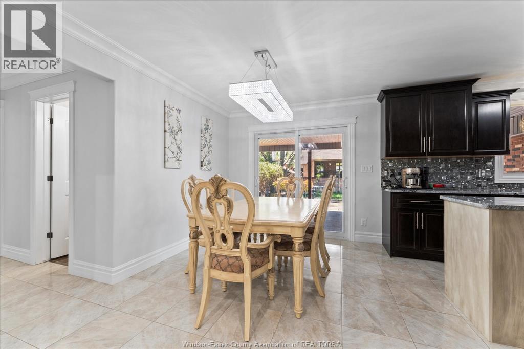 1055 ROSELAND DRIVE South - 8