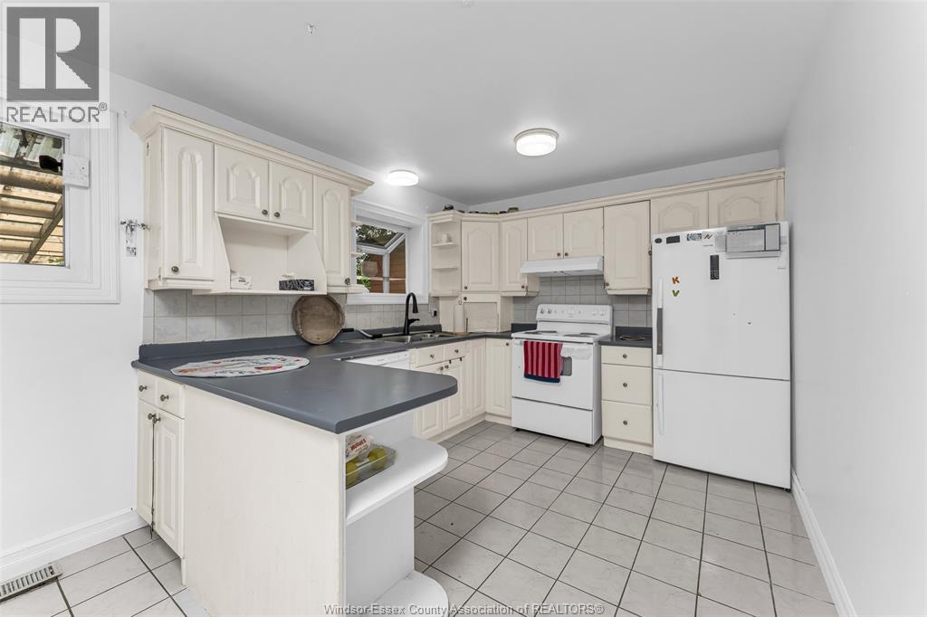 3150 FOREST GLADE - 16