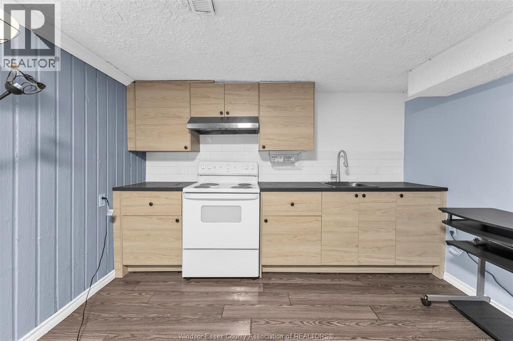 3150 FOREST GLADE - 23