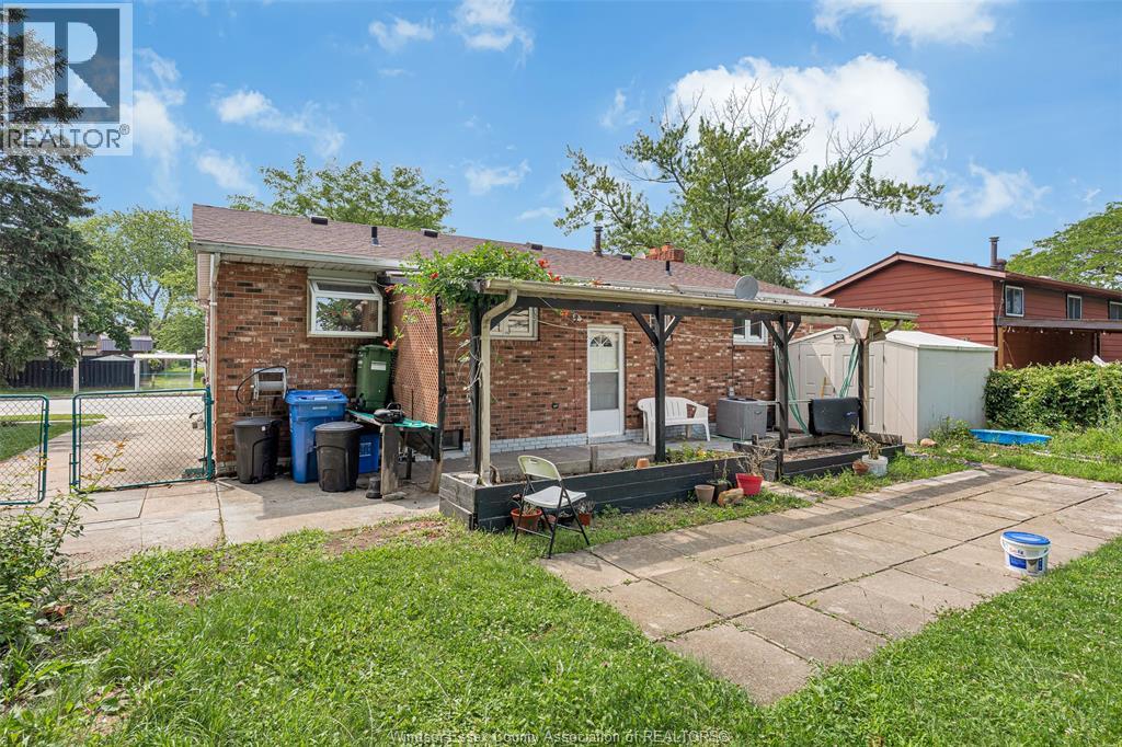 3150 FOREST GLADE - 9