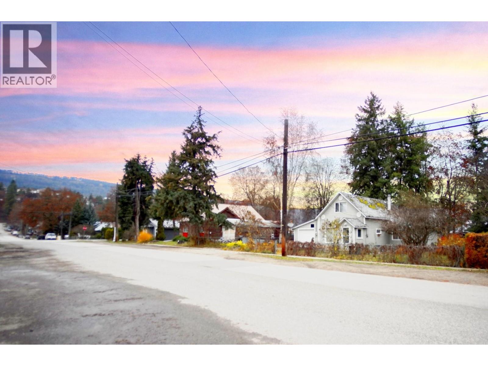 607 REGENT Avenue - 1