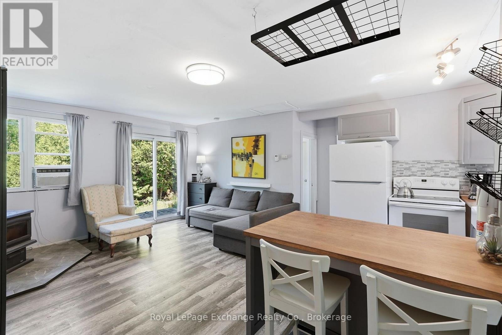 495144 TRAVERSTON ROAD - 11