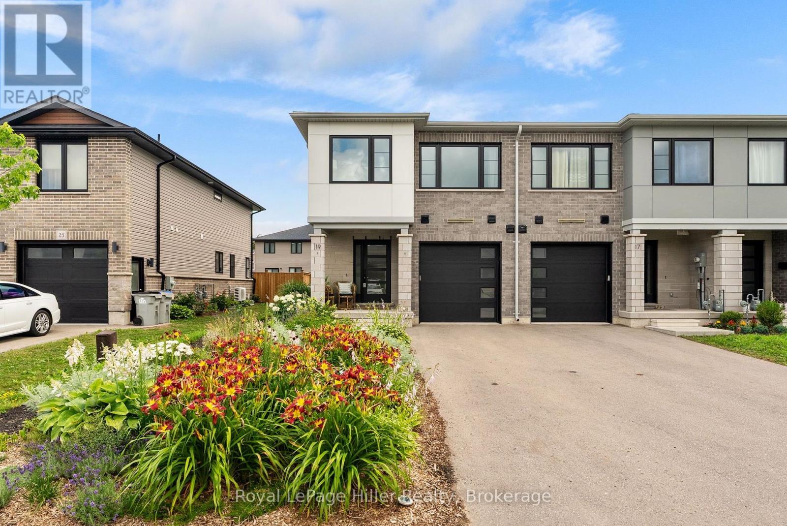 19 TRAILSIDE DRIVE - 1