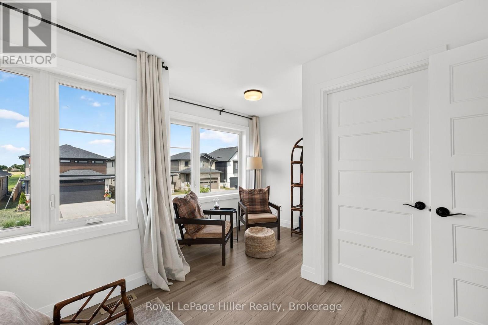 19 TRAILSIDE DRIVE - 32