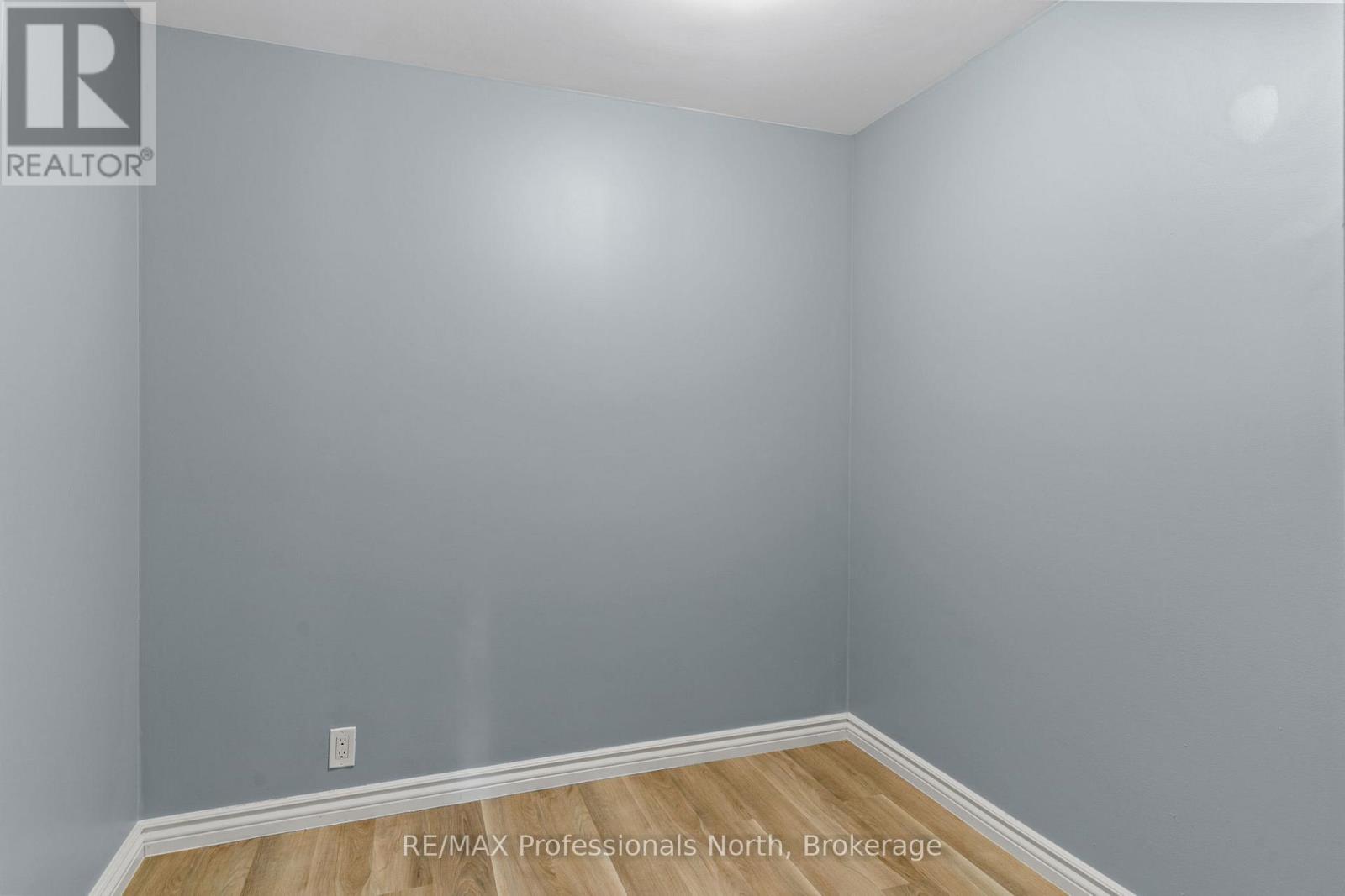 1468 BARRY LINE - 25