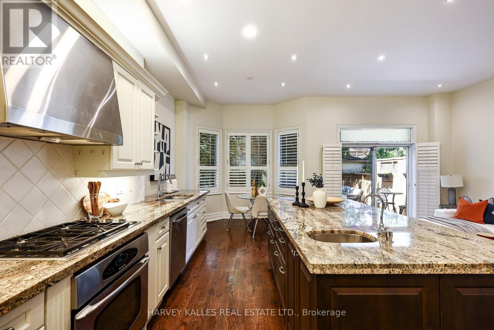 30 WALDER AVENUE - 16