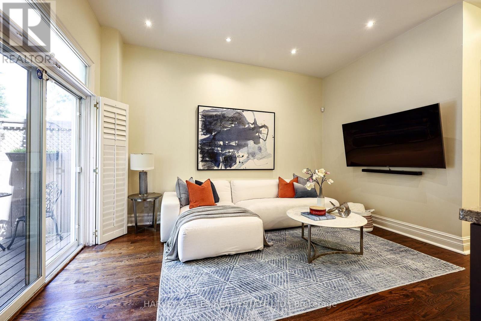 30 WALDER AVENUE - 22