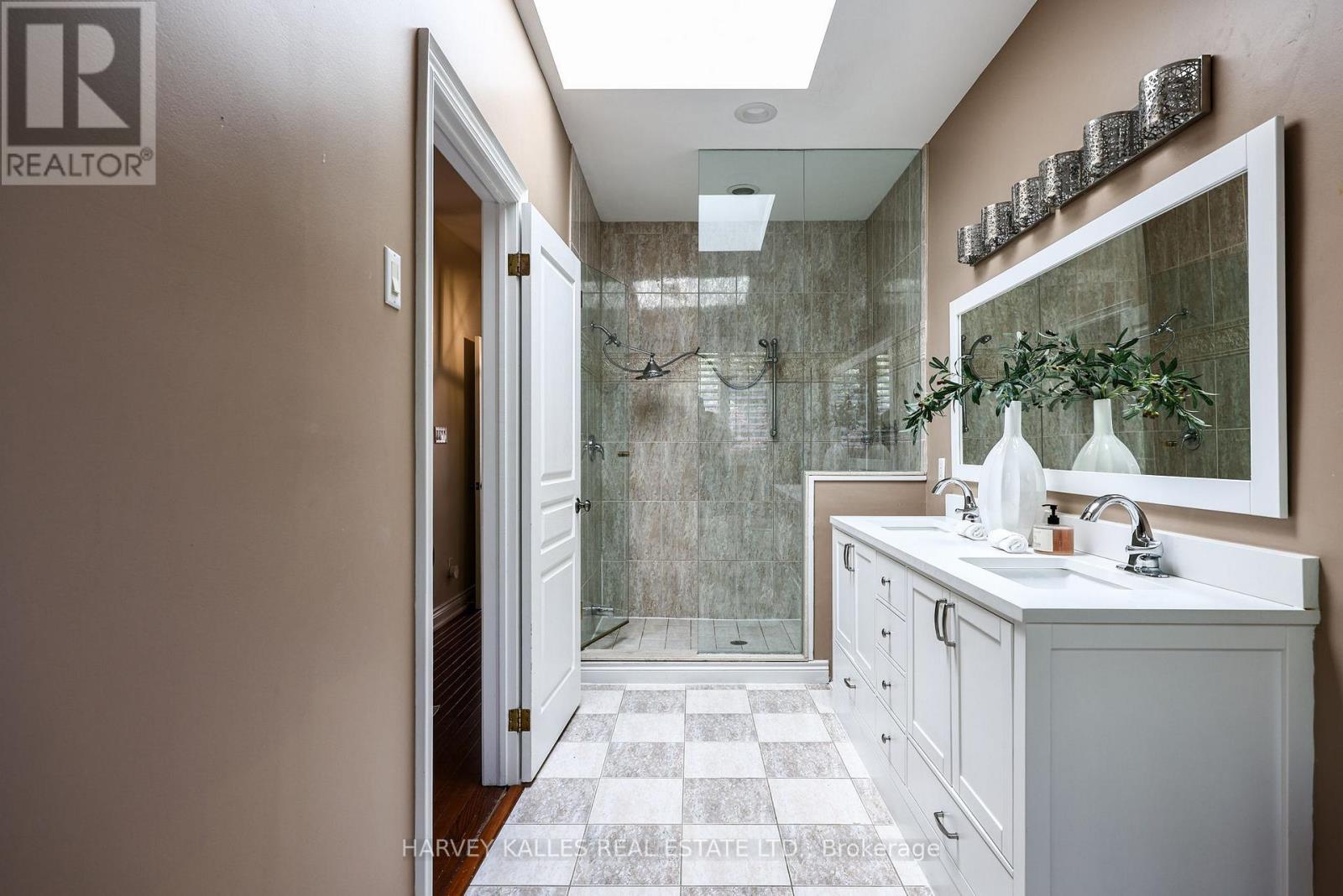 30 WALDER AVENUE - 28