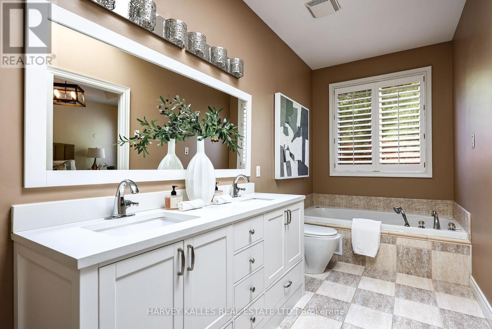 30 WALDER AVENUE - 29