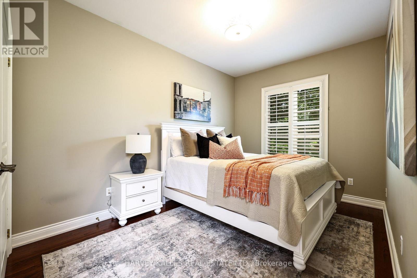 30 WALDER AVENUE - 33