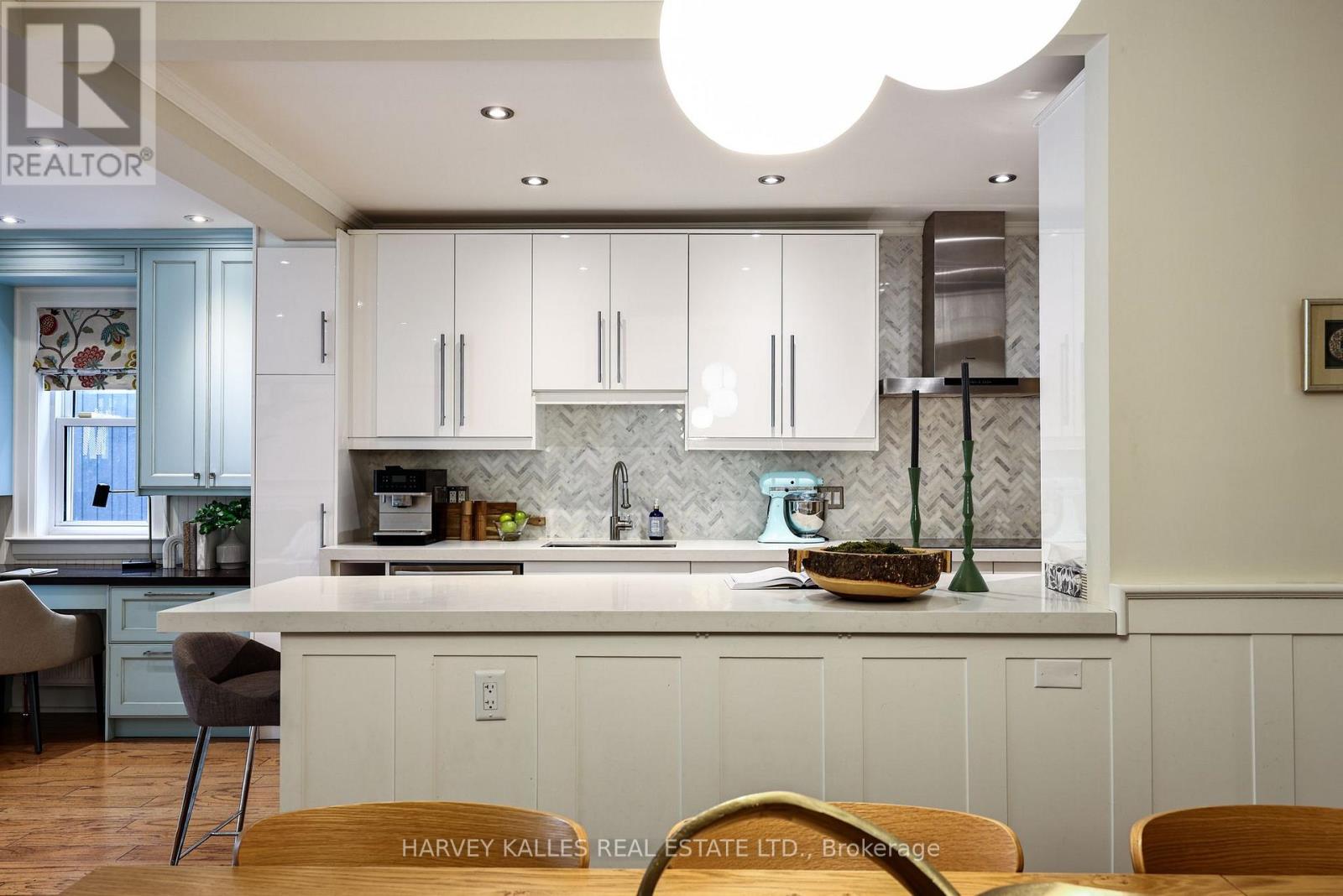 150 DELORAINE AVENUE - Image 14