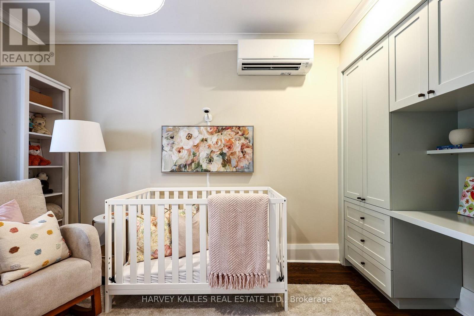 150 DELORAINE AVENUE - Image 32