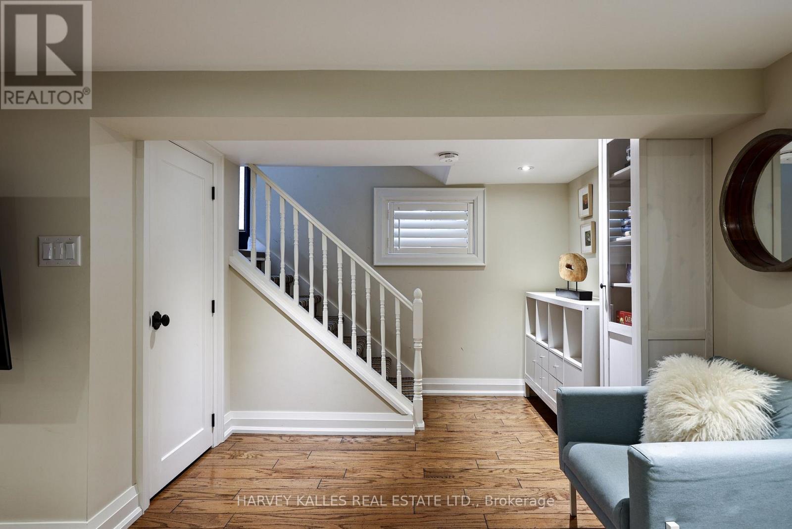 150 DELORAINE AVENUE - Image 34