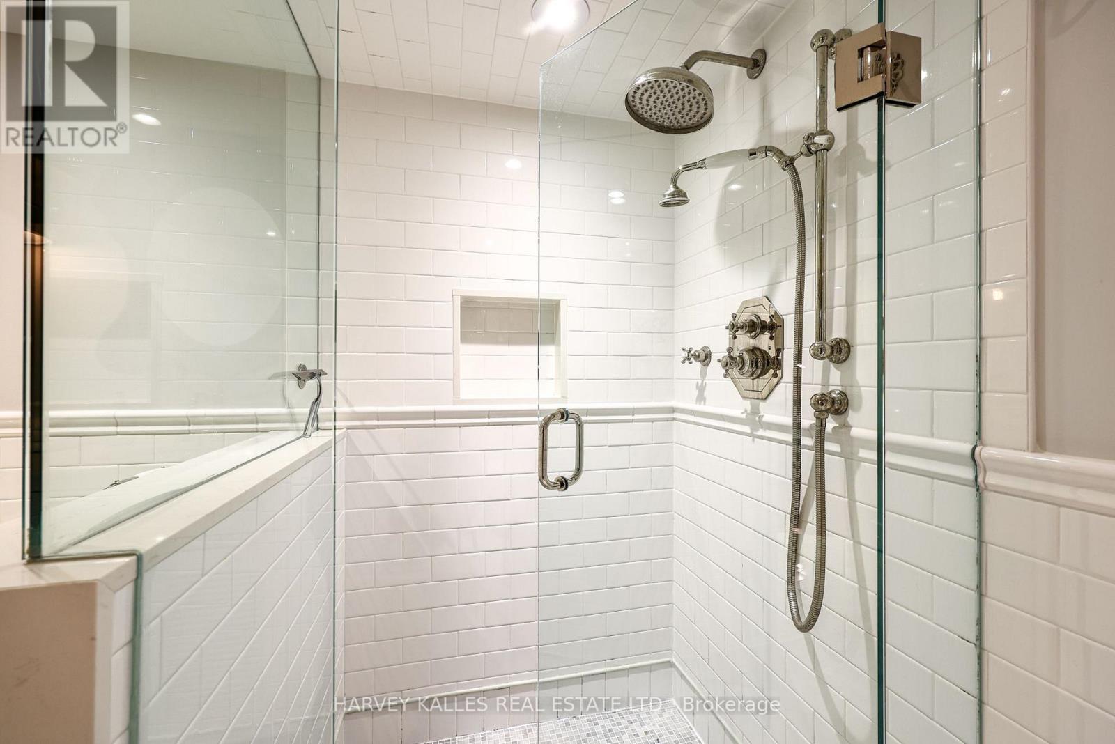 150 DELORAINE AVENUE - Image 39