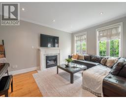 Kitchen - 255 Cocksfield Avenue, Toronto, ON M3H3T6 Photo 16