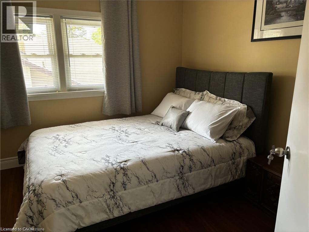 11 BELMONT Avenue W - 35
