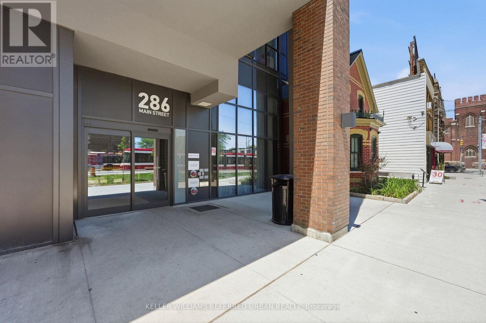 #1702 286 MAIN STREET - 31