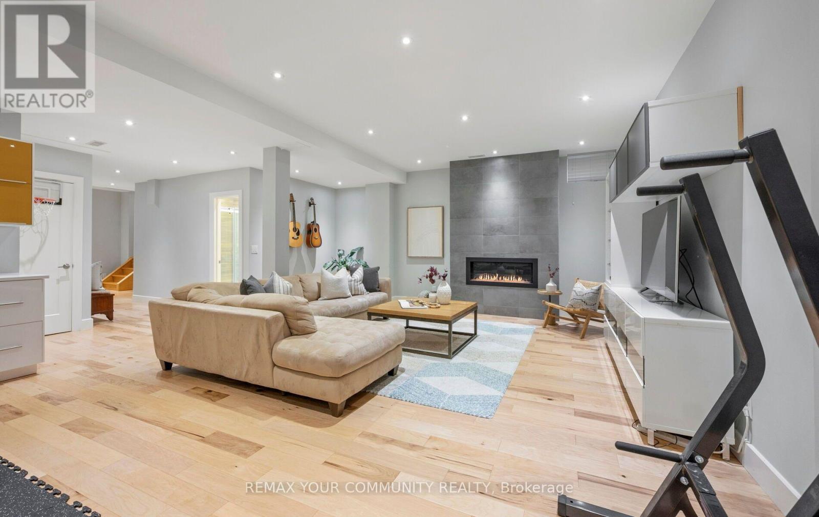 21 LILLY VALLEY CRESCENT S - 34