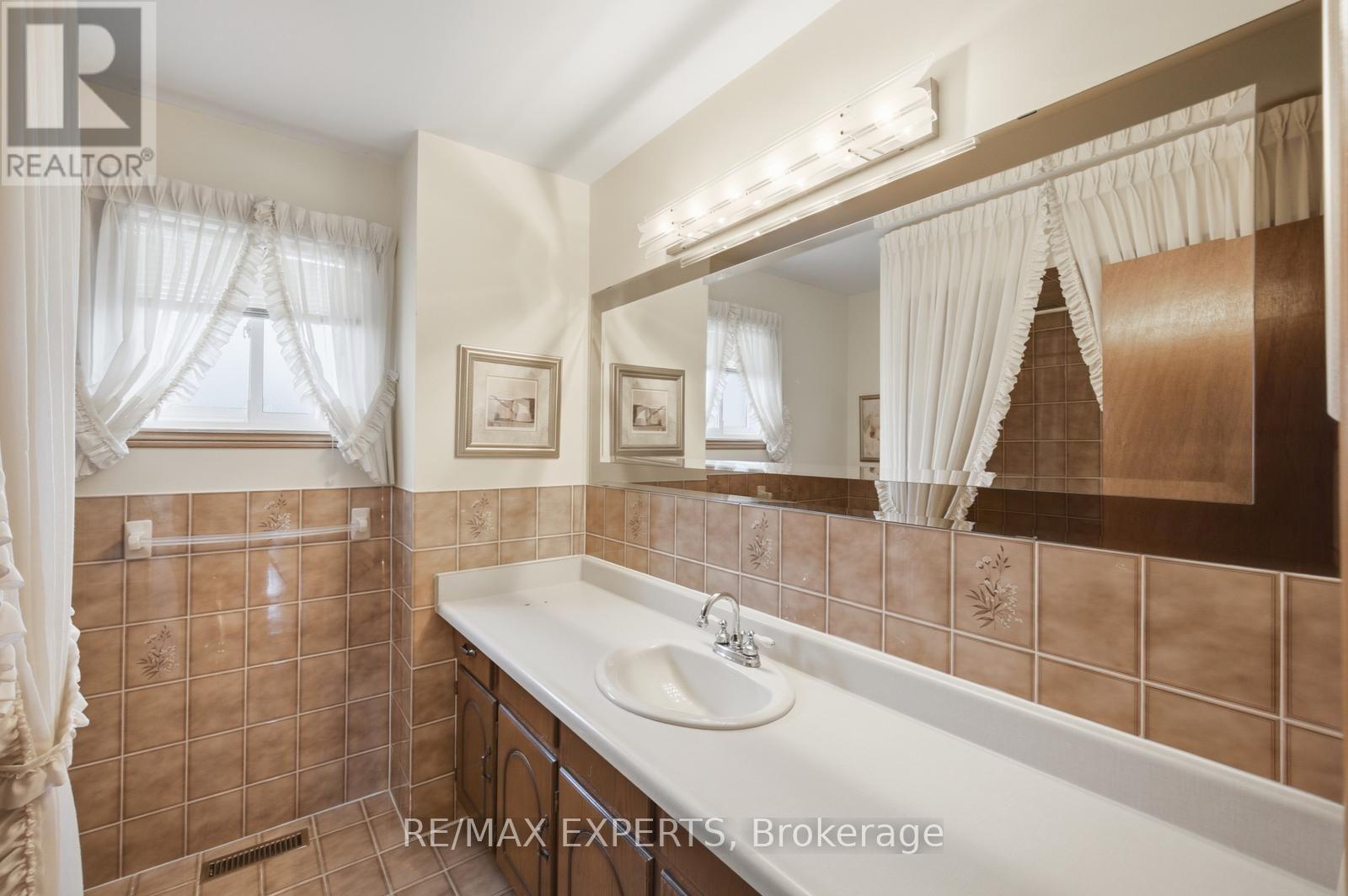 221 JUDITH AVENUE - Image 34