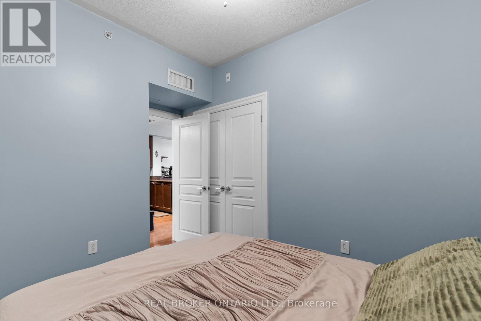 #302 1 SHIPYARD LANE - 17