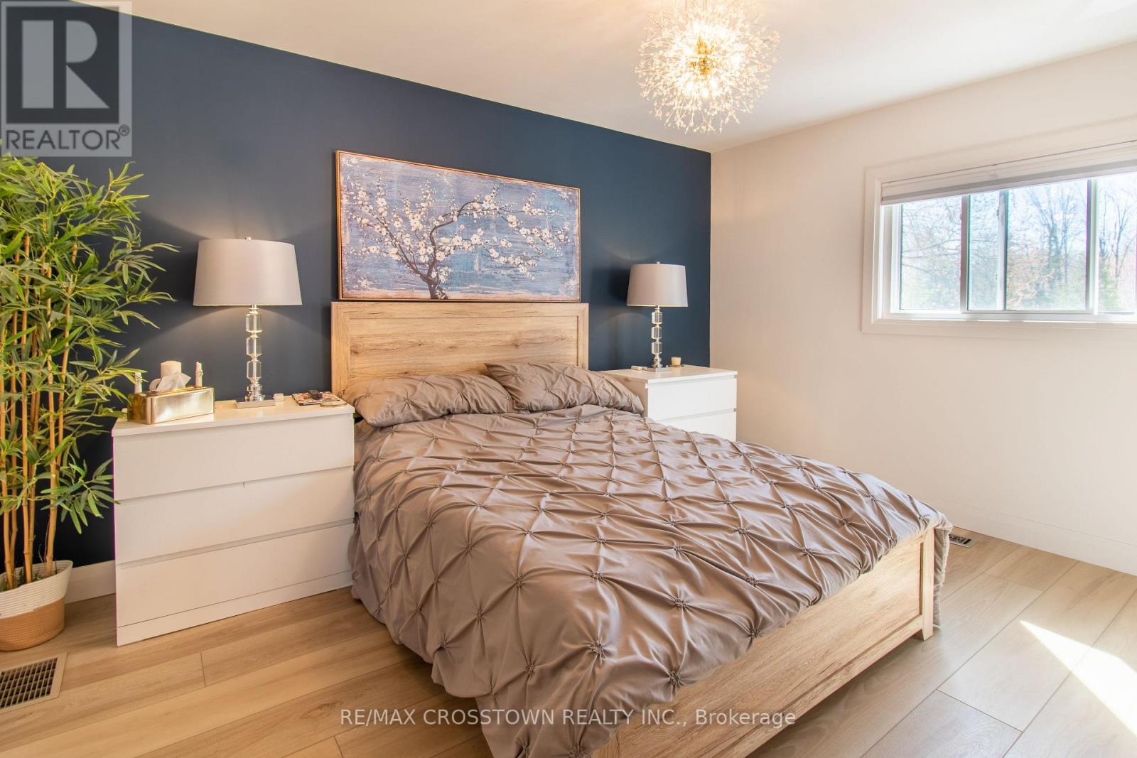59 LANKIN BOULEVARD - 12