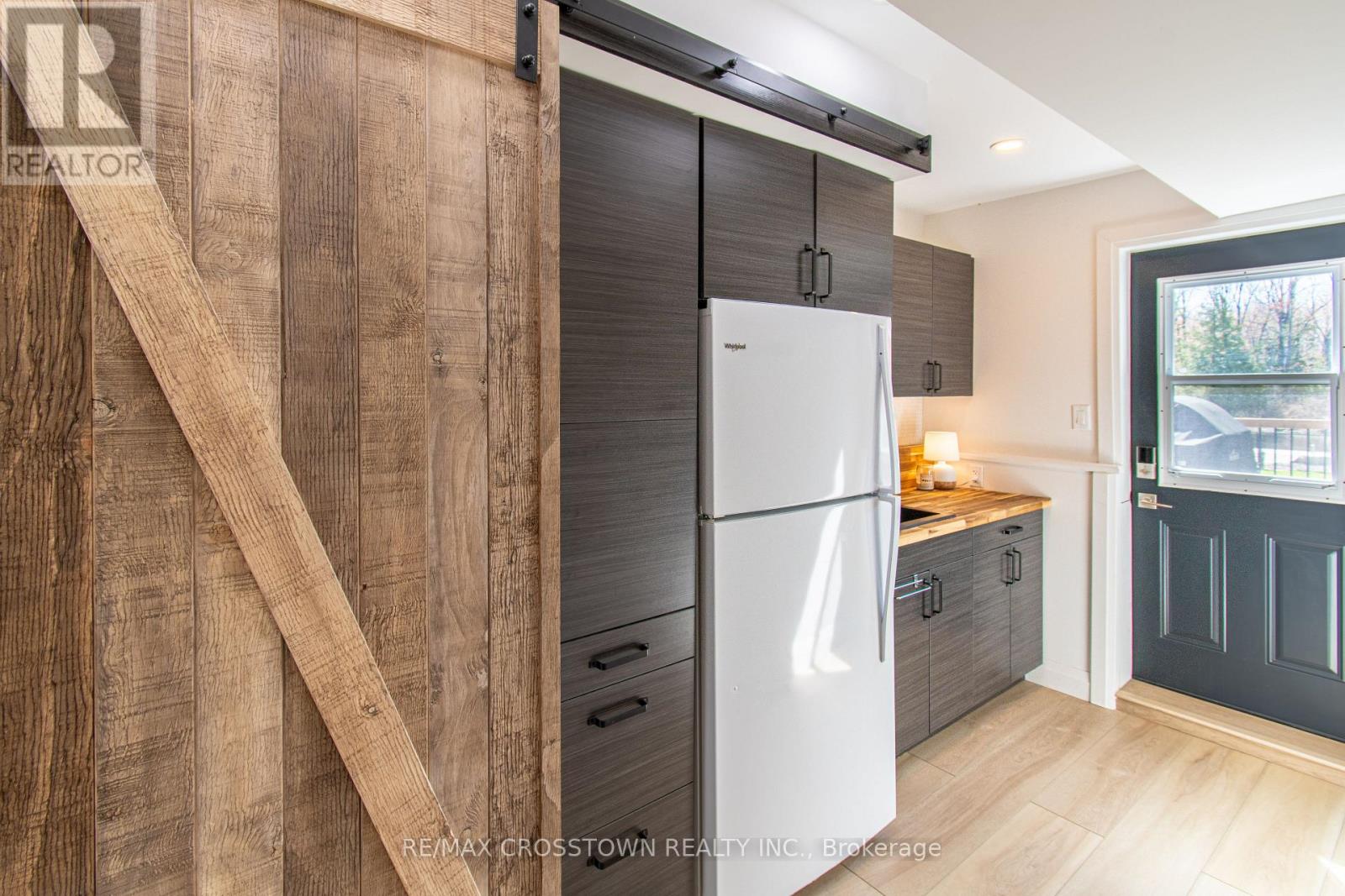 59 LANKIN BOULEVARD - 18