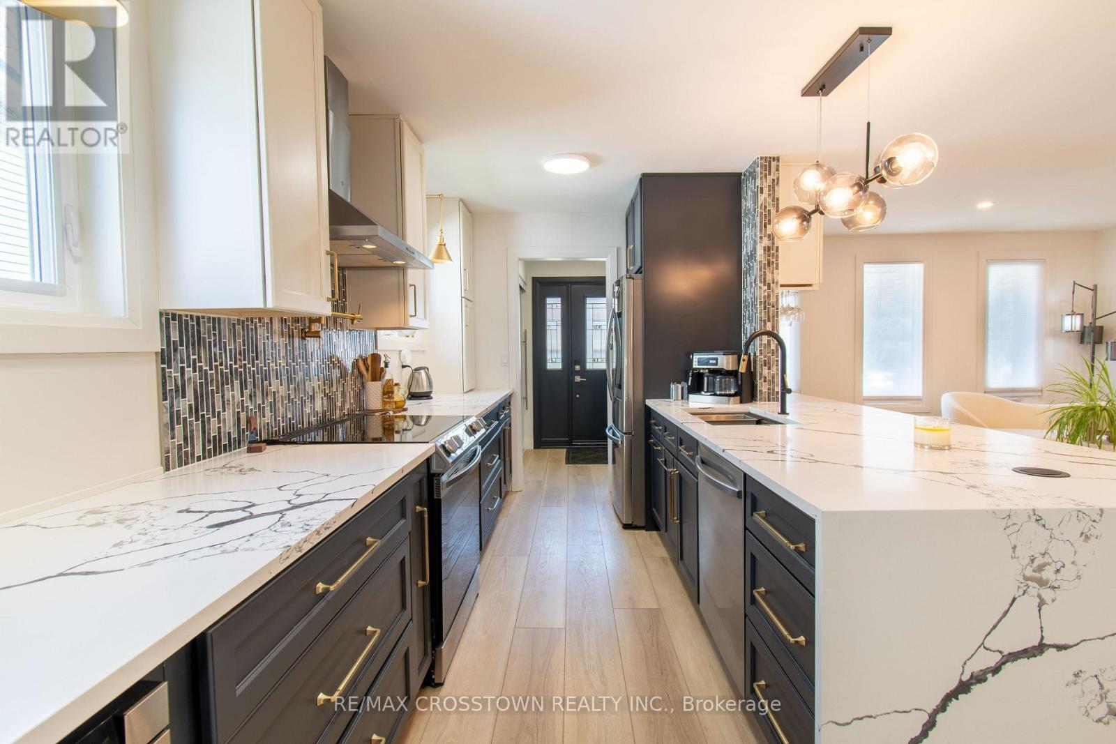 59 LANKIN BOULEVARD - 6