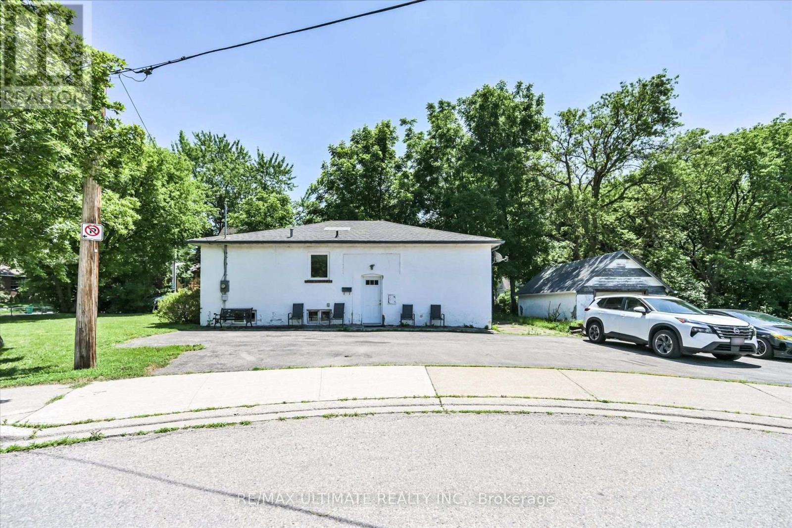 1076 DIXIE ROAD - 23