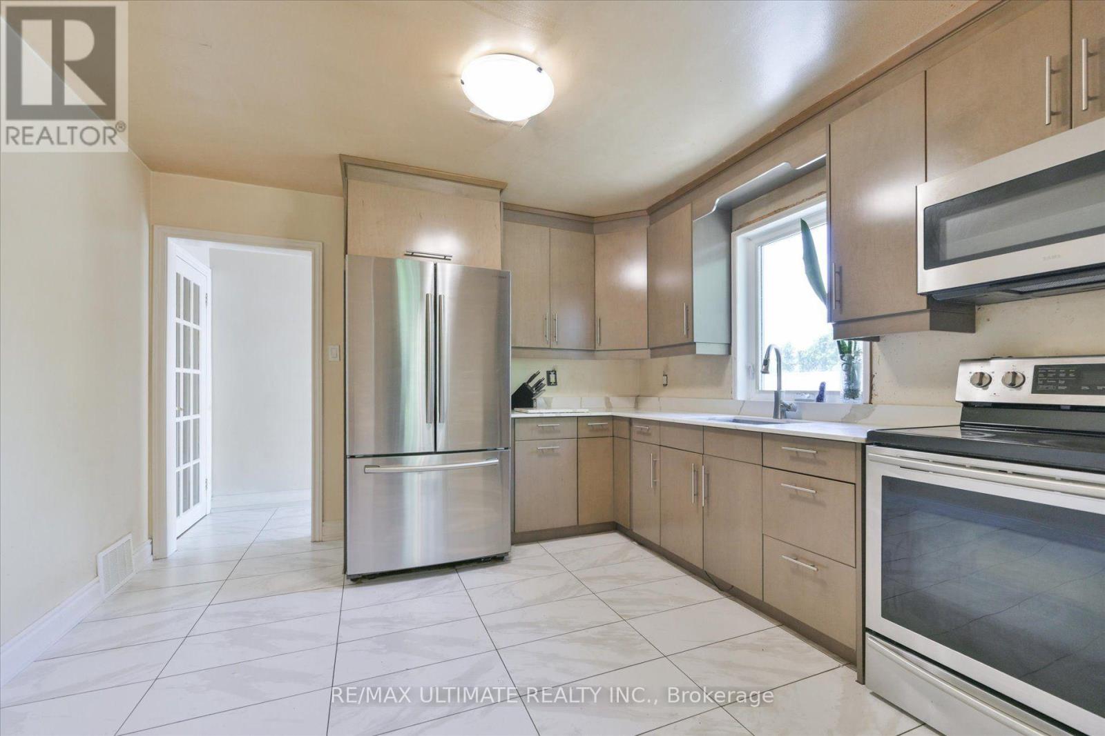 1076 DIXIE ROAD - 13