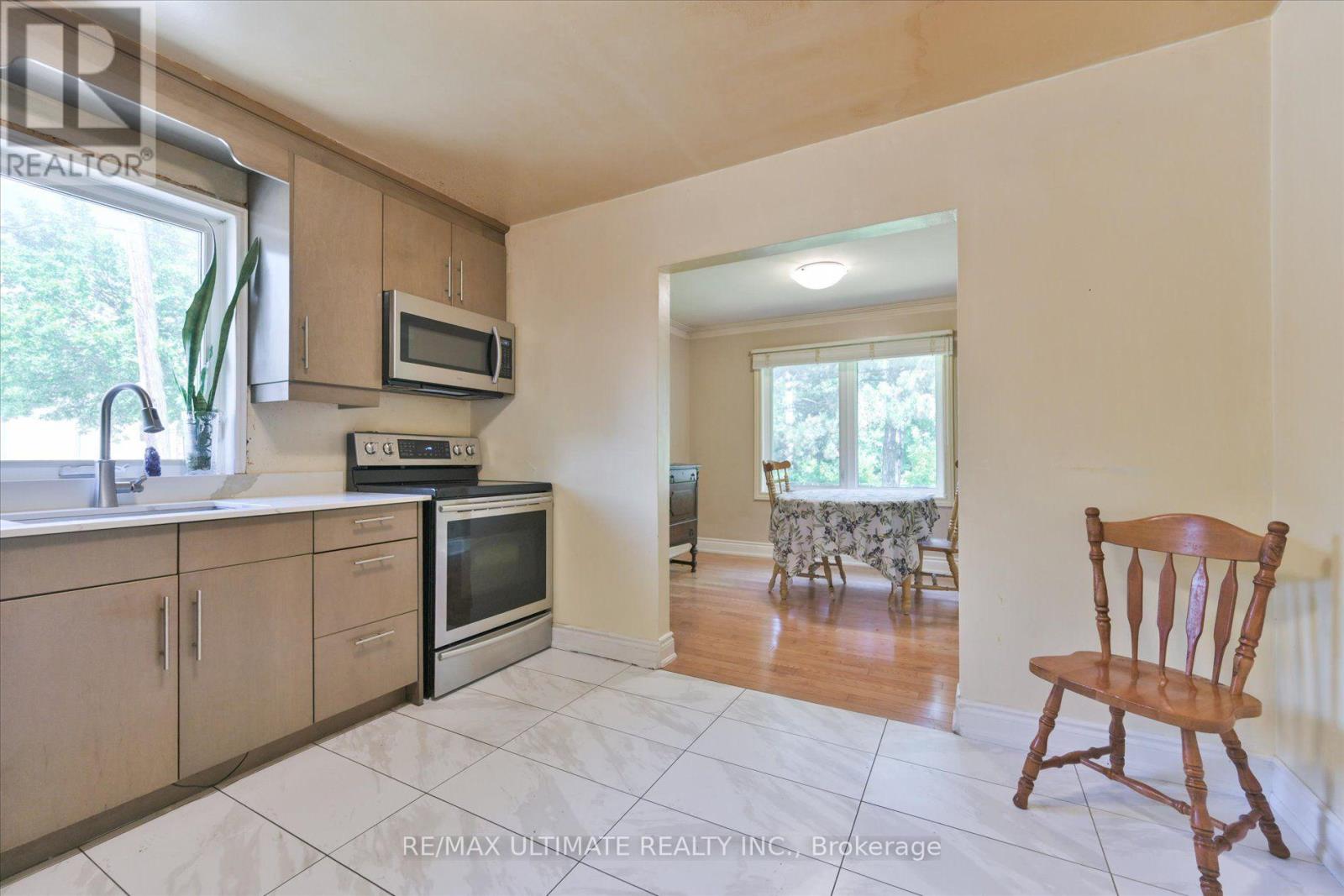 1076 DIXIE ROAD - 14