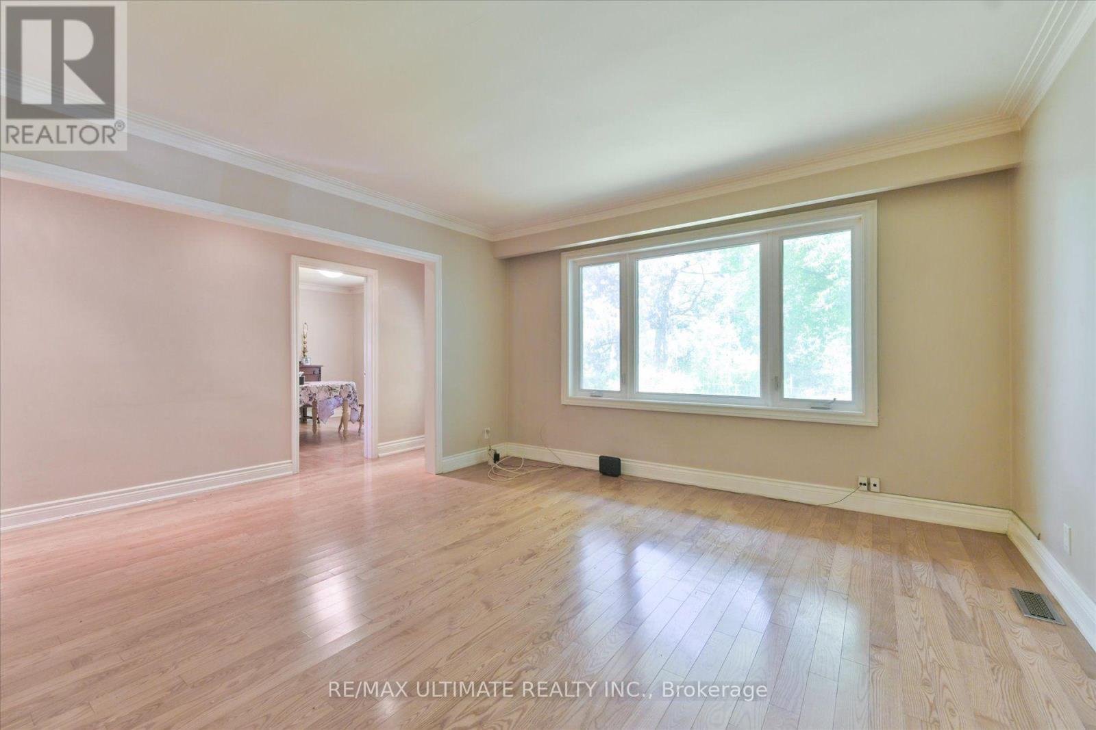 1076 DIXIE ROAD - Image 9