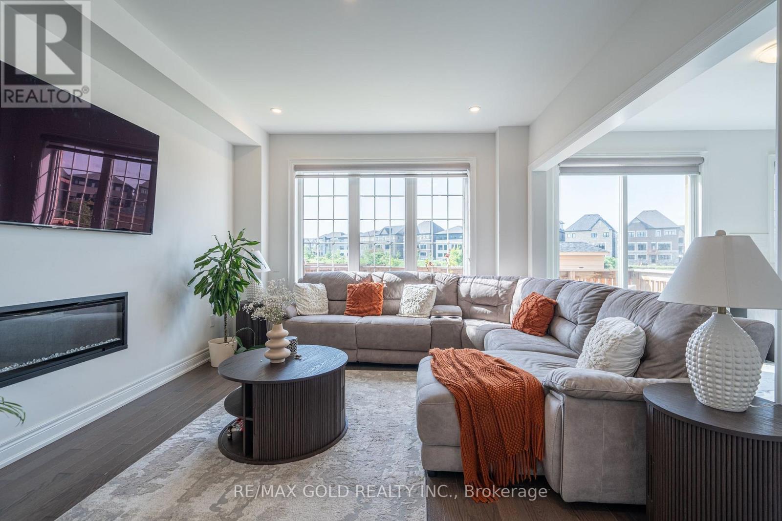 66 PUFFIN CRESCENT - 5