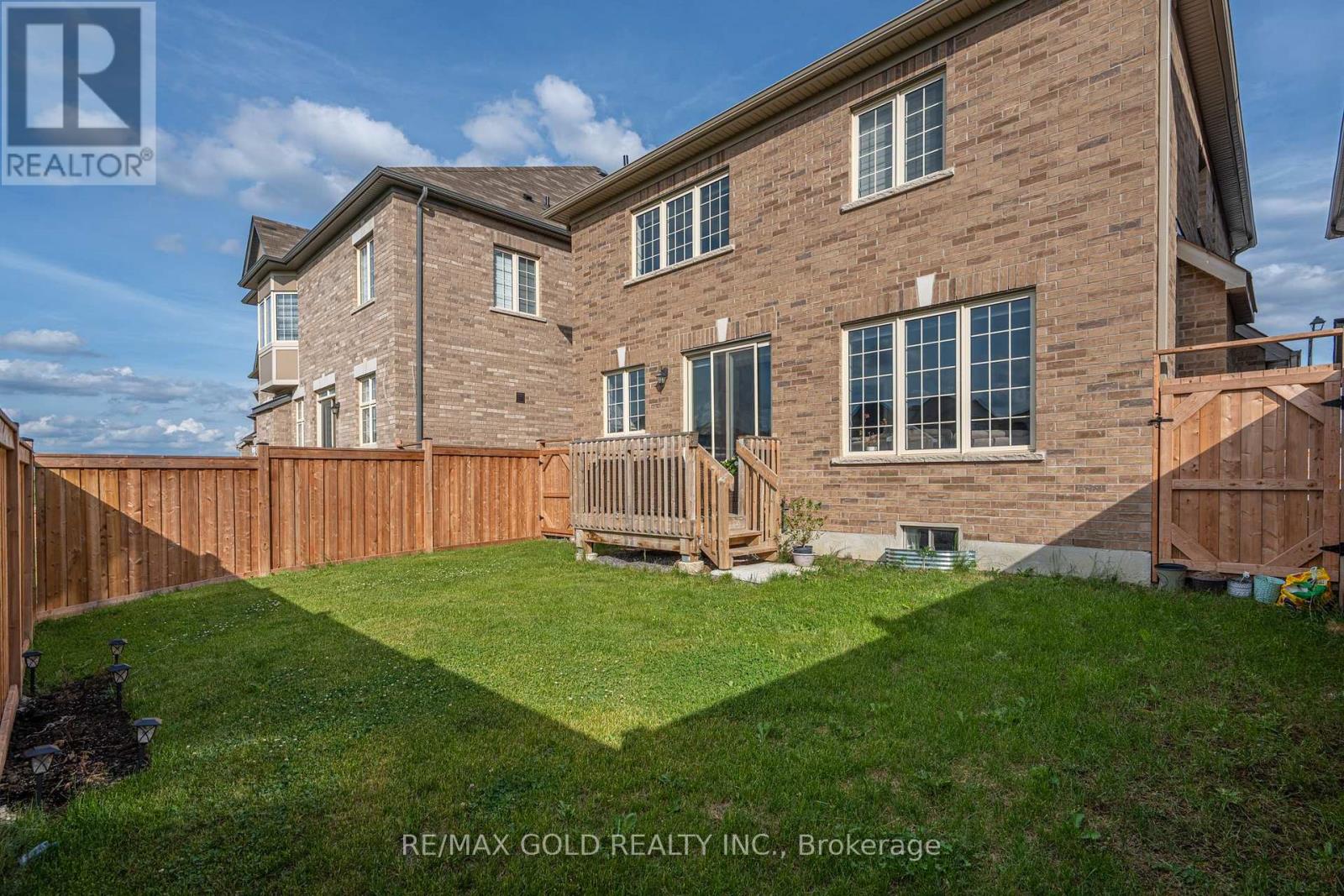 66 PUFFIN CRESCENT - 39