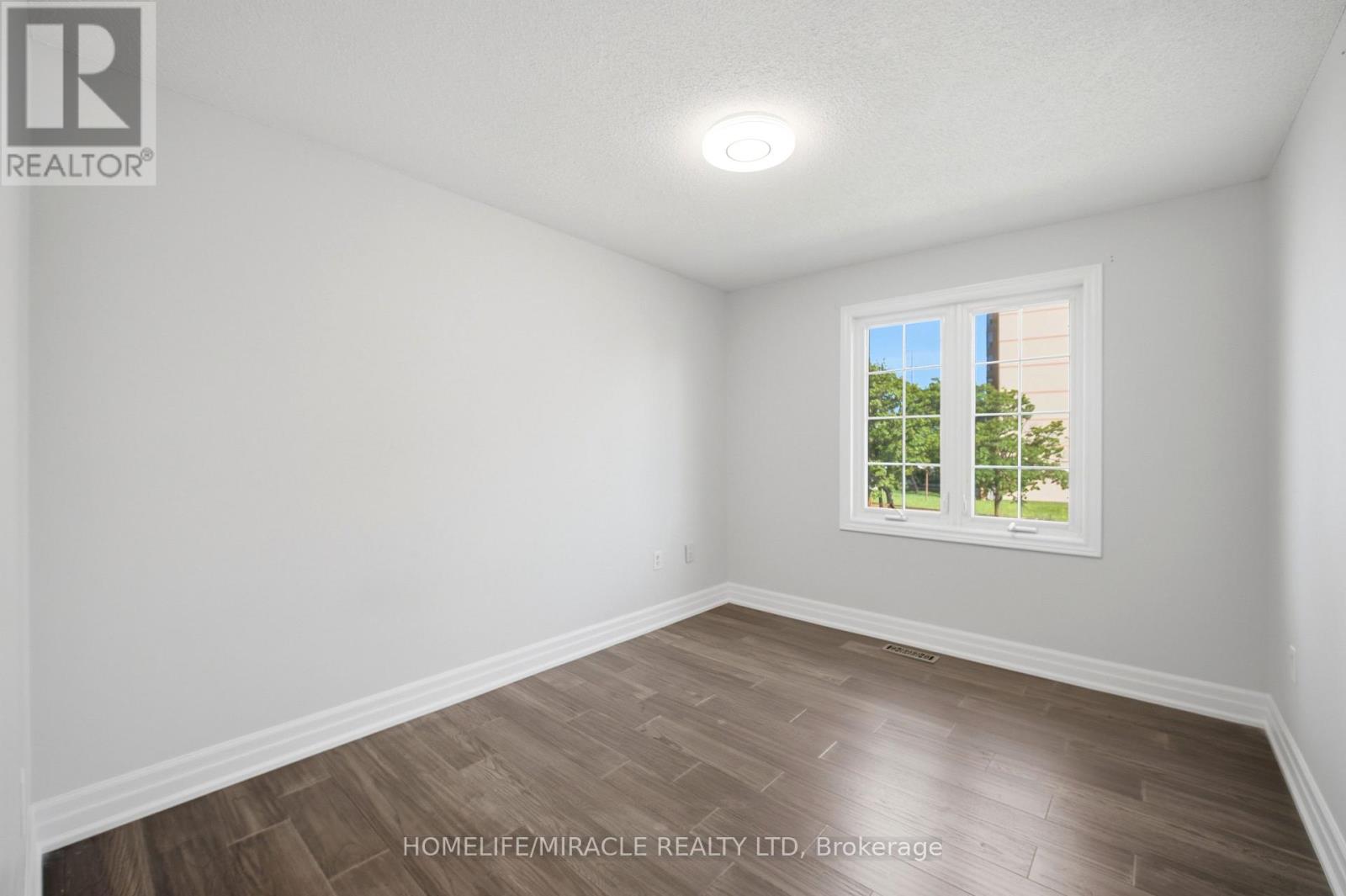 #18 35 CEREMONIAL DRIVE - 26