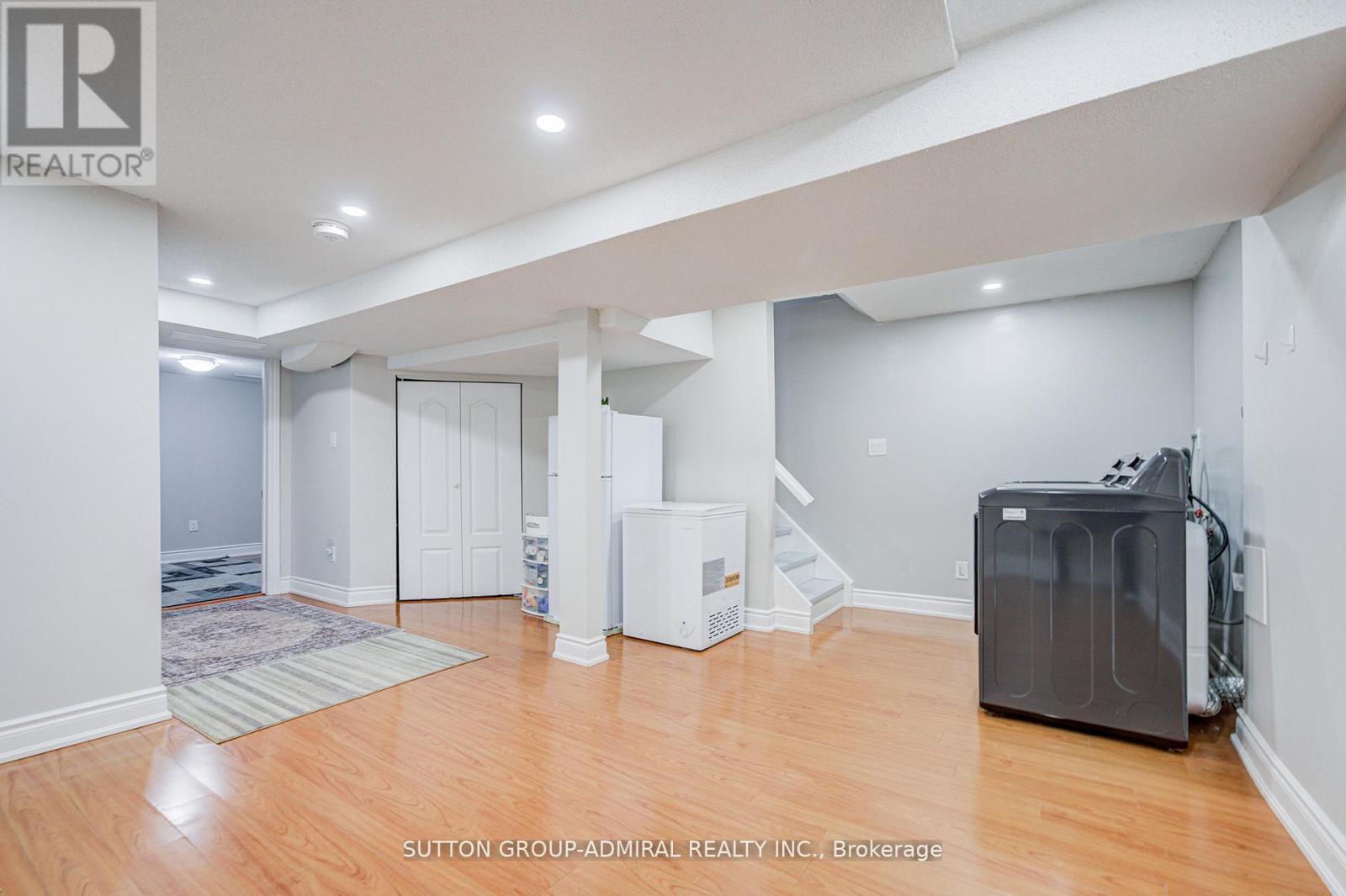 4 HILDA COURT - 39